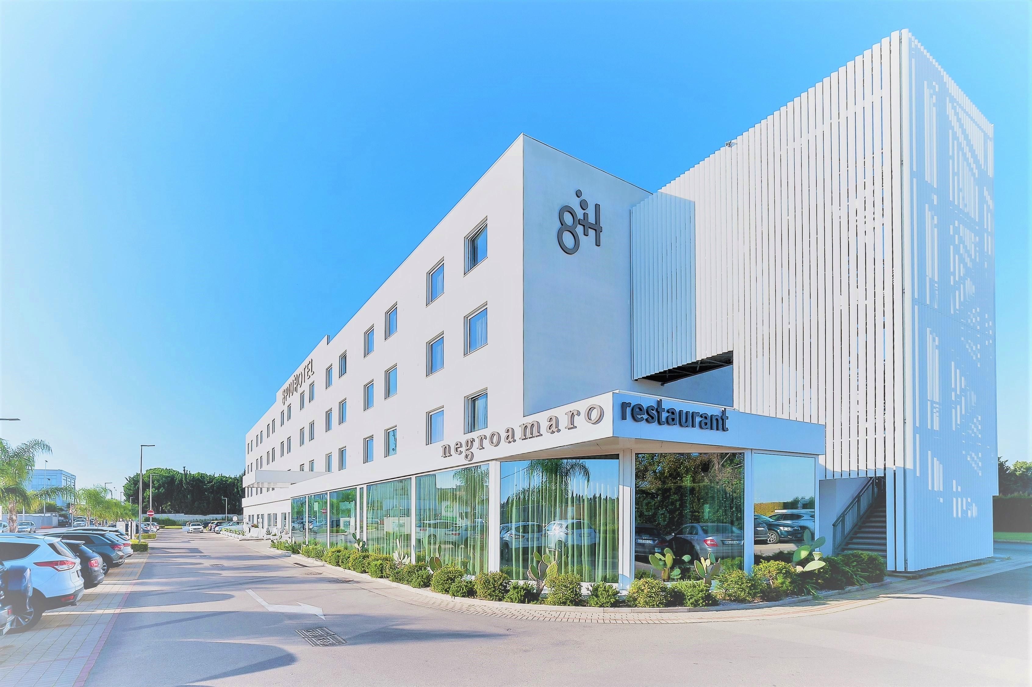 8piuhotel Hotel