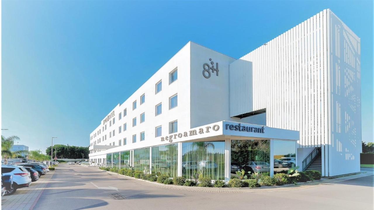 8piuhotel Hotel